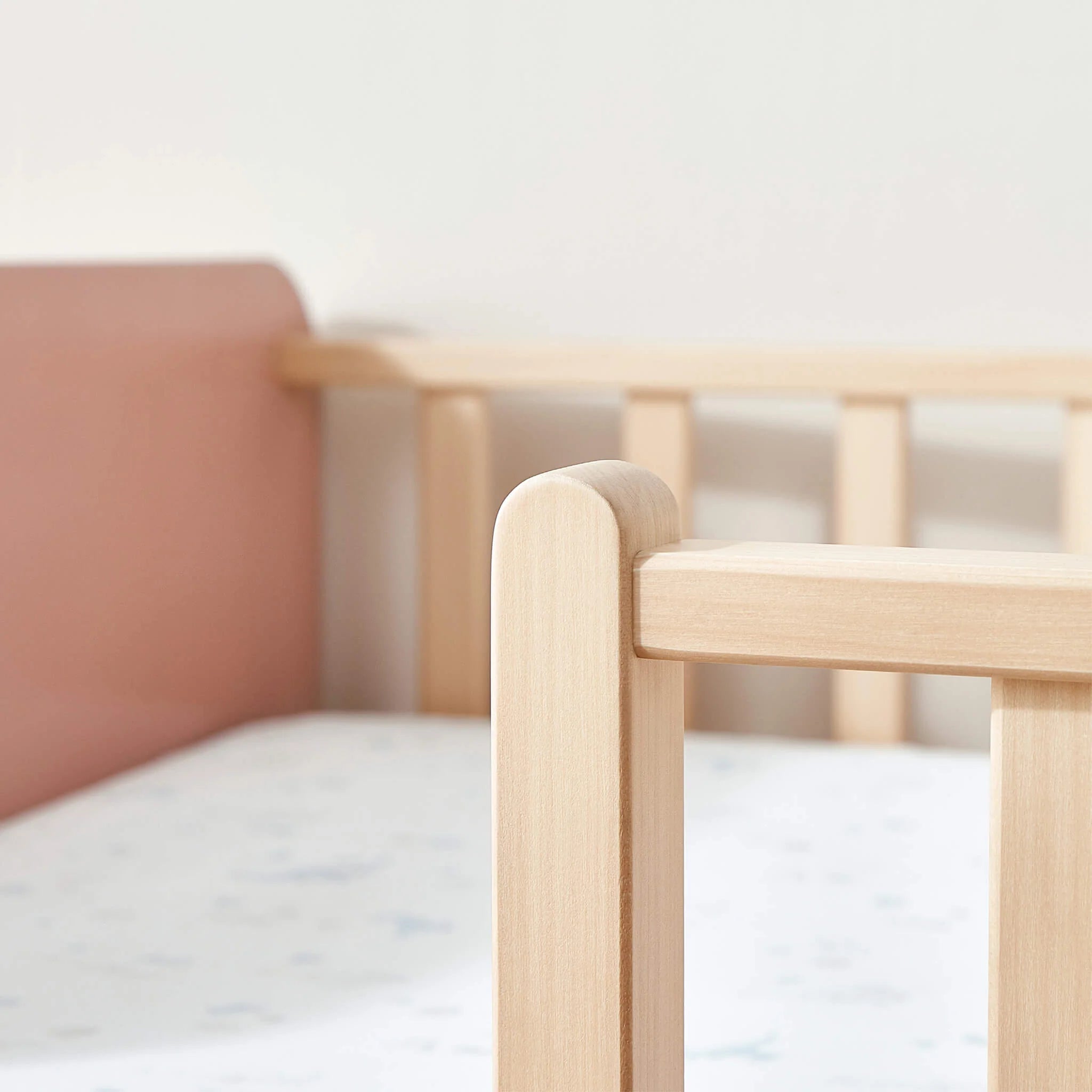 Boori Natty – 2-in-1-Kinderbett für Kleinkinder mit Gitterschutz