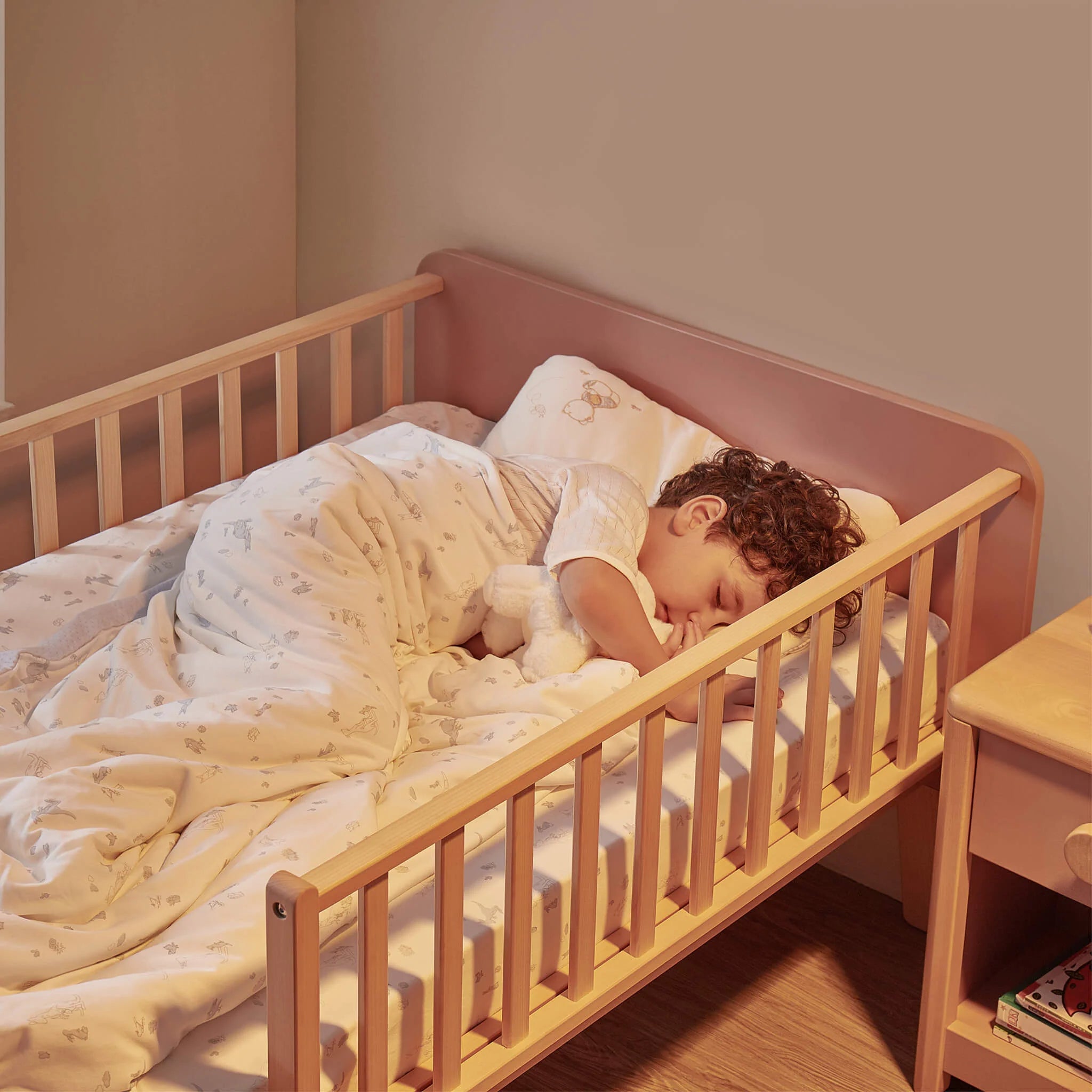 Boori Natty – 2-in-1-Kinderbett für Kleinkinder mit Gitterschutz