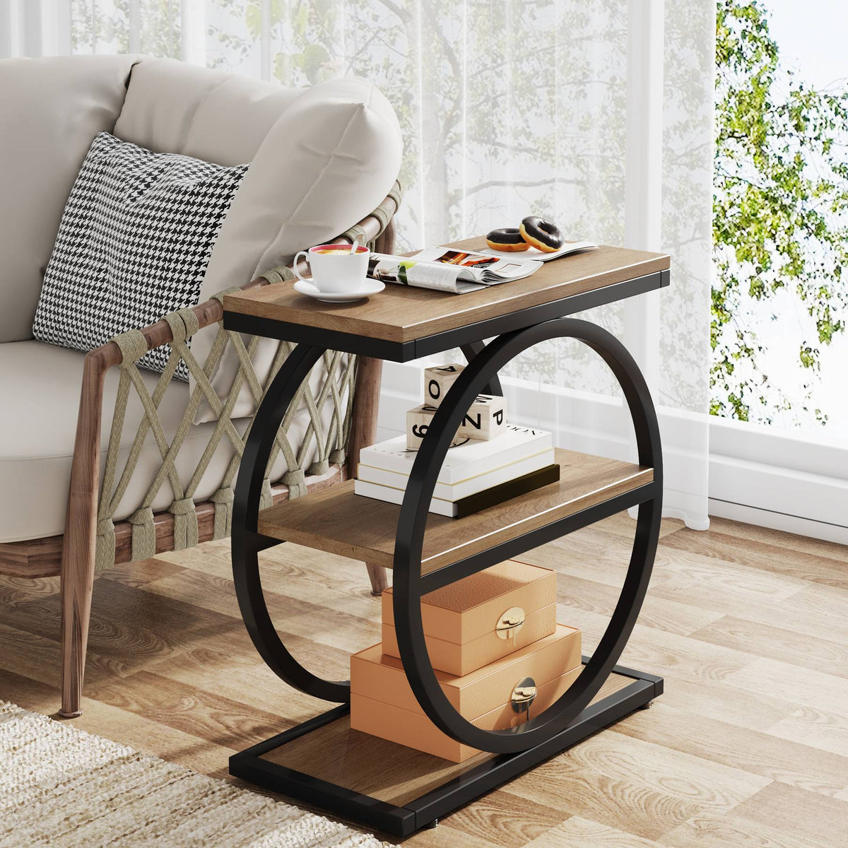 3-stufiger Beistelltisch mit Metallrahmen im Industrial-Stil