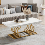 Moderner Couchtisch mit geometrischem Untergestell