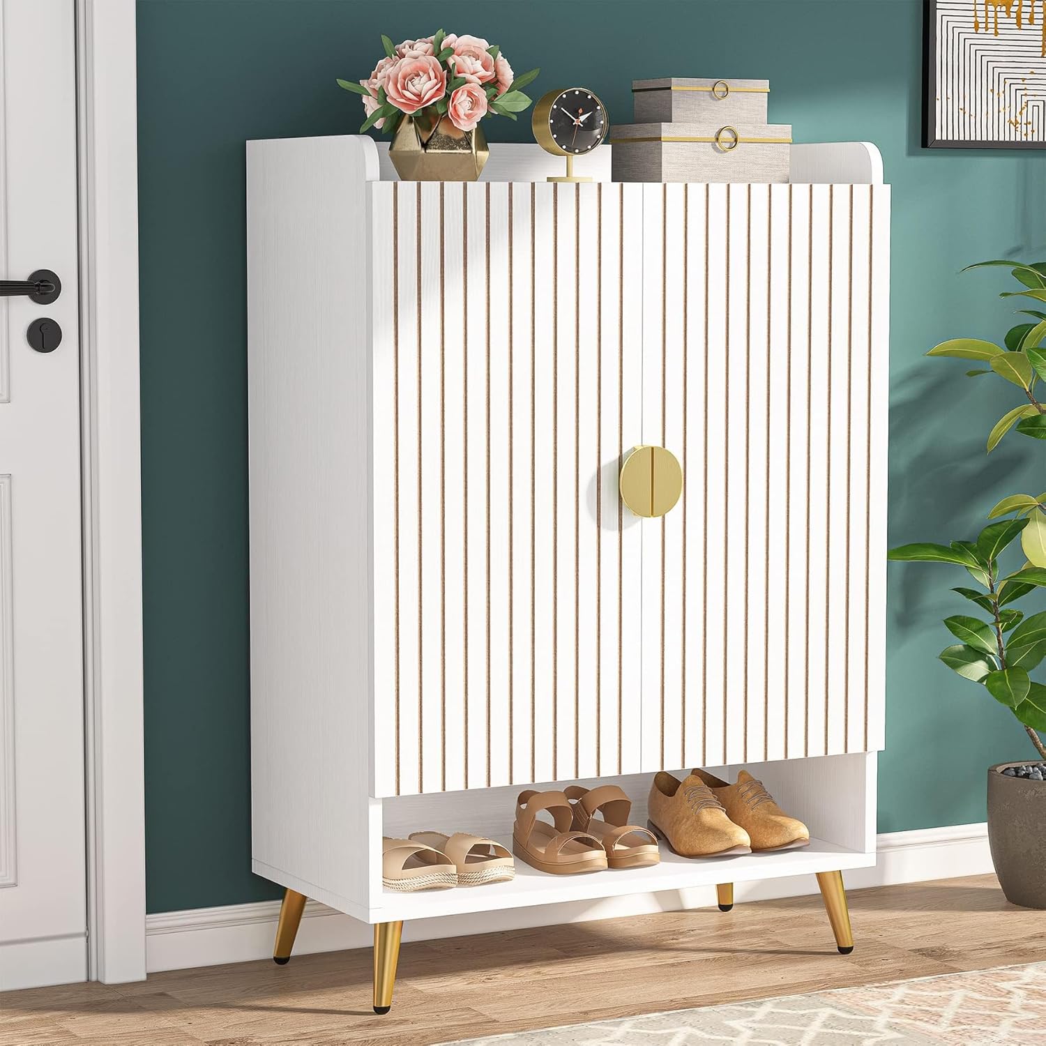 Moderner weißer Schuhschrank mit 2 Türen und goldenem Metallrahmen